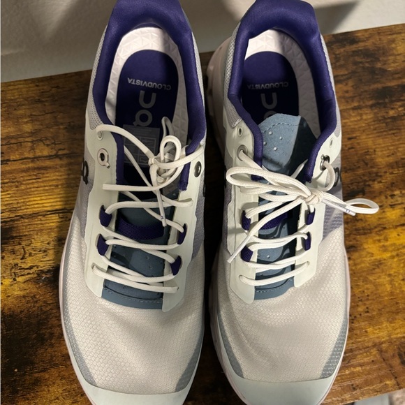 NWOT On Cloudvista shows - Picture 2 of 8